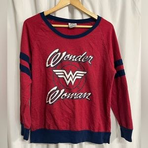 Wonder Woman Sweater DC Comics XL juniors Red Blue